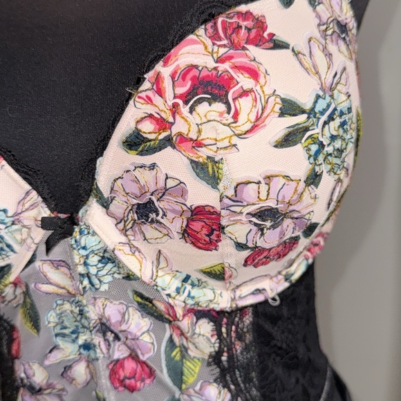 Victoria’s Secret Floral Lace Corset Push Up Bra Size 34D - Picture 3 of 10